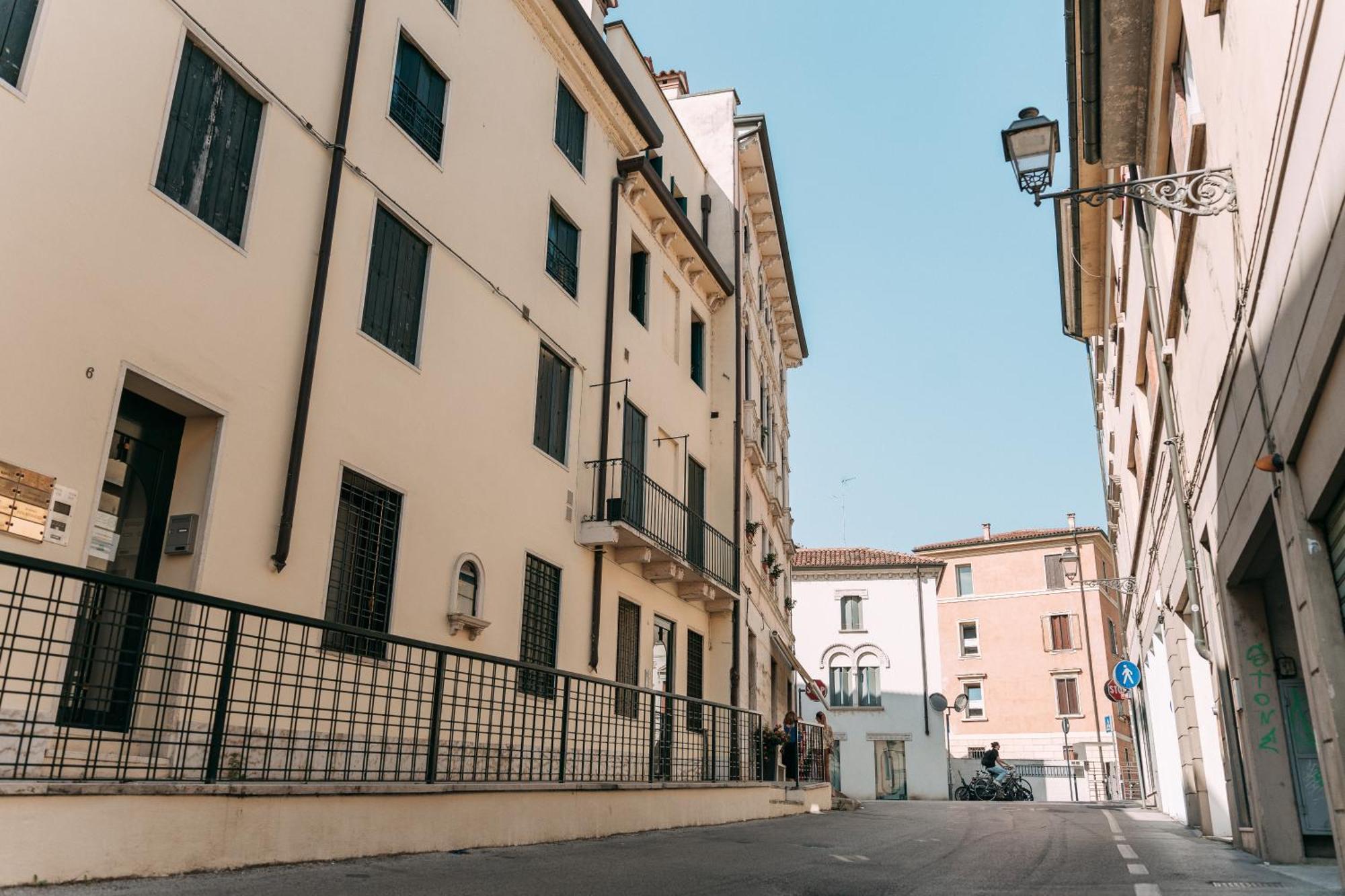 Palladio Apartment - Vista Fiume, In Centro Con Garage 비첸차 외부 사진
